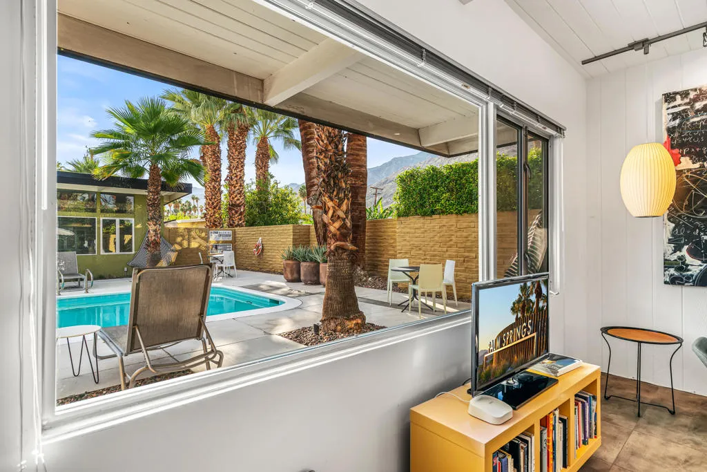 1611 S Calle Palo Fierro 4, Palm Springs, California 92264 home-pic-31
