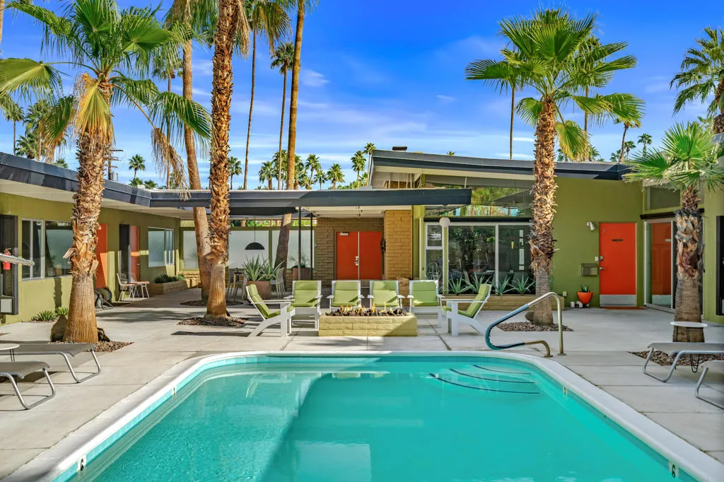 1611 S Calle Palo Fierro 4, Palm Springs, California 92264 home-pic-1