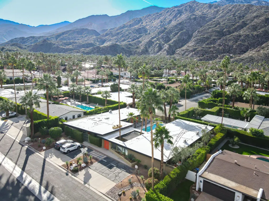 1611 S Calle Palo Fierro 4, Palm Springs, California 92264 home-pic-52