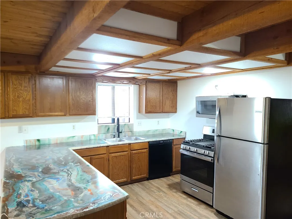 31194 Outer Highway 18 N, Running Springs, California 92382 home-pic-19