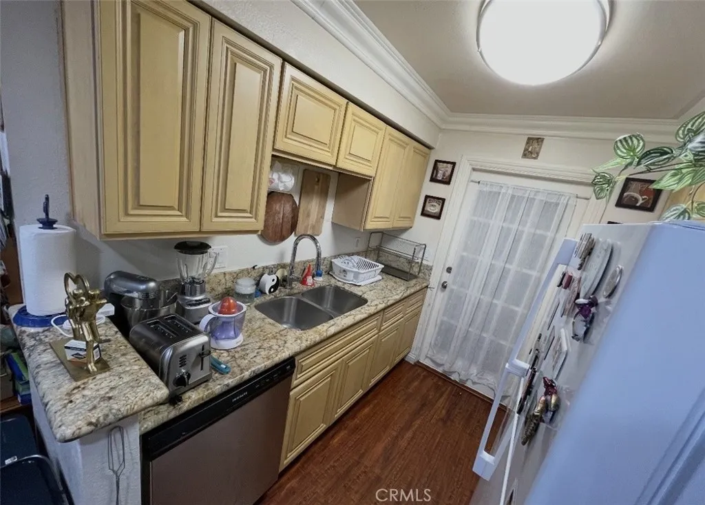 18725 E Arrow Highway 43, Covina, California 91722 home-pic-10