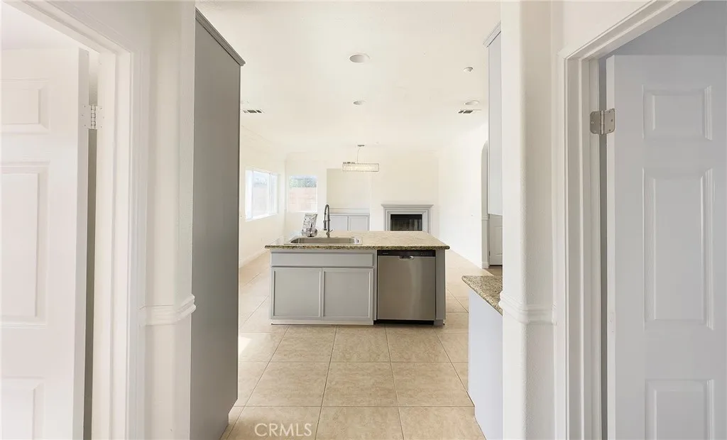 18215 Grove Place, Fontana, California 92336 home-pic-7