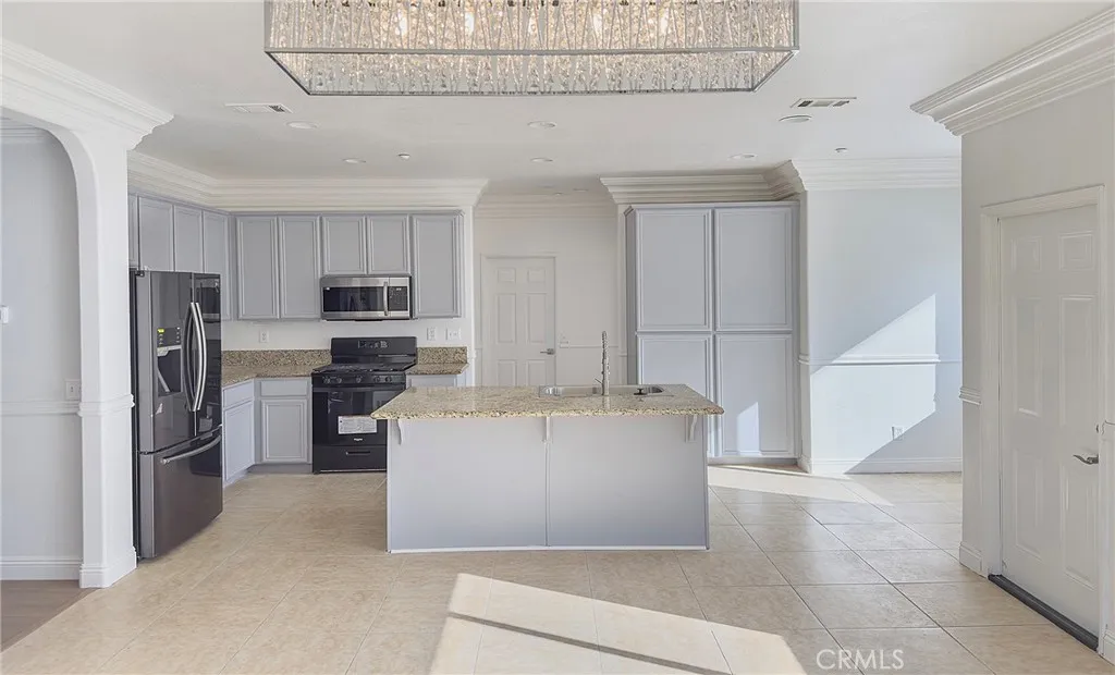 18215 Grove Place, Fontana, California 92336 home-pic-6