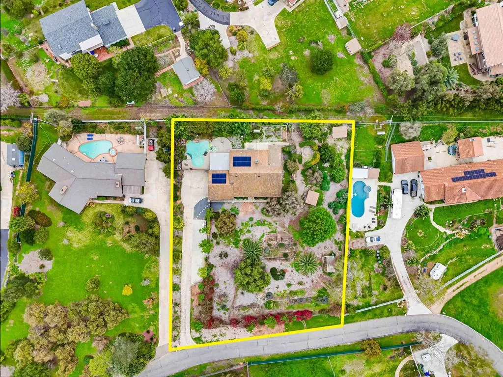 157 Spanish Spur, Fallbrook, California 92028 home-pic-1