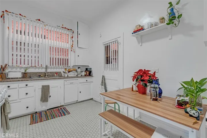 534 S Coronado, Los Angeles, California 90057