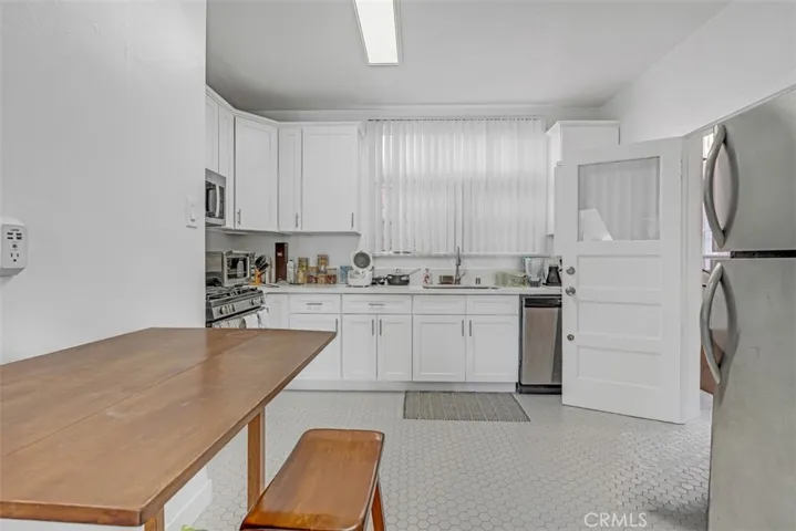 534 S Coronado, Los Angeles, California 90057