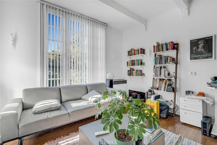 534 S Coronado, Los Angeles, California 90057
