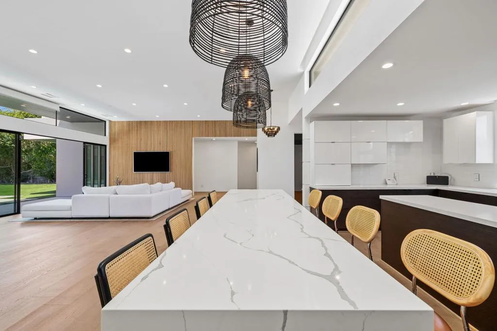 473 N Burton Way, Palm Springs, California 92262 home-pic-19