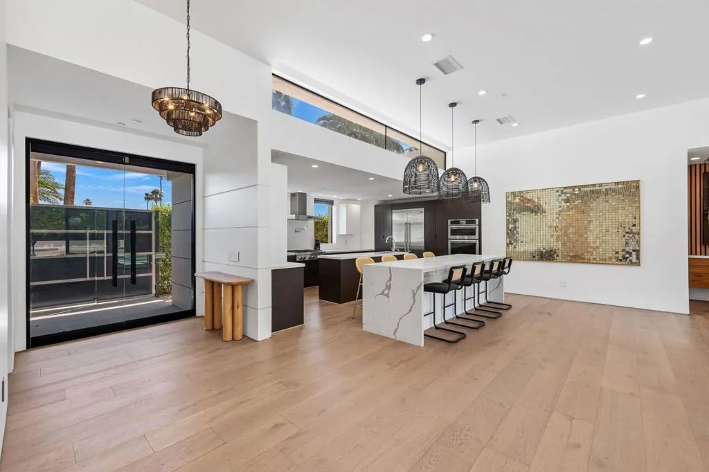 473 N Burton Way, Palm Springs, California 92262 home-pic-8