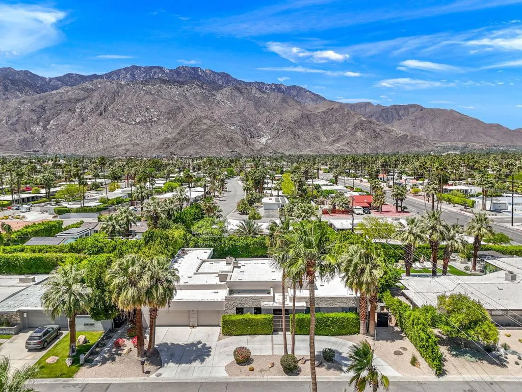 473 N Burton Way, Palm Springs, California 92262 home-pic-62