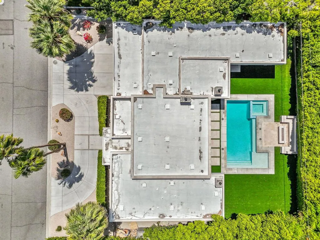 473 N Burton Way, Palm Springs, California 92262 home-pic-65