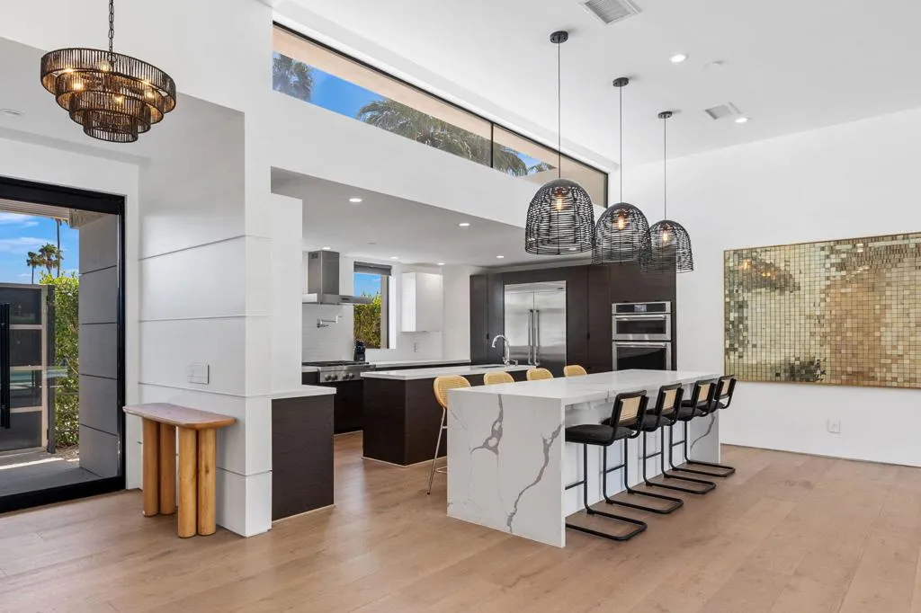 473 N Burton Way, Palm Springs, California 92262 home-pic-14