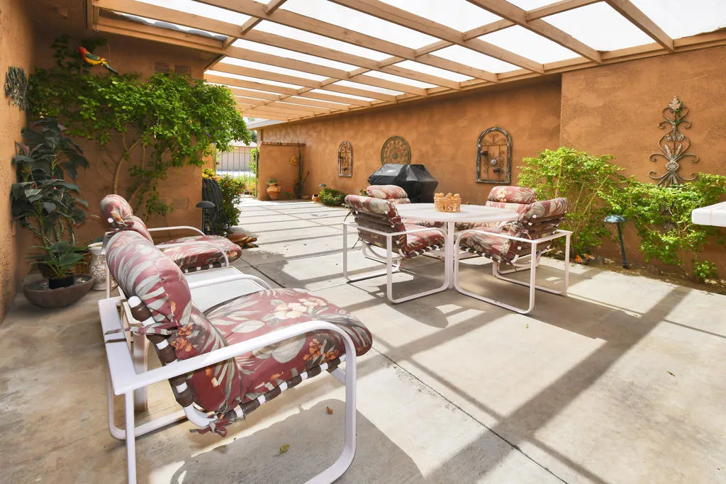 2 Granada Drive, Rancho Mirage, California 92270 home-pic-21
