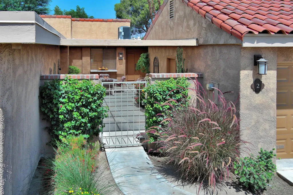 2 Granada Drive, Rancho Mirage, California 92270 home-pic-2