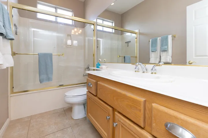 45729MeadowLakeDr_PRINT-34