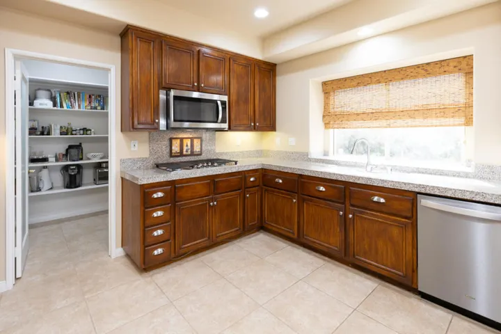45729MeadowLakeDr_PRINT-16