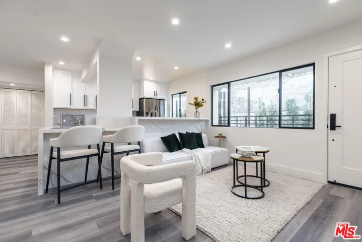 1262 N Sweetzer Avenue 104, West Hollywood, California 90069