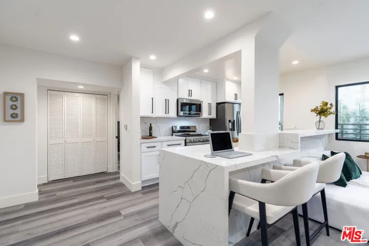 1262 N Sweetzer Avenue 104, West Hollywood, California 90069