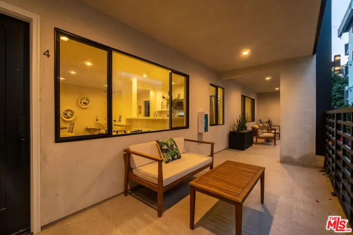 1262 N Sweetzer Avenue 104, West Hollywood, California 90069