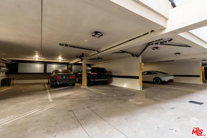 1262 N Sweetzer Avenue 104, West Hollywood, California 90069