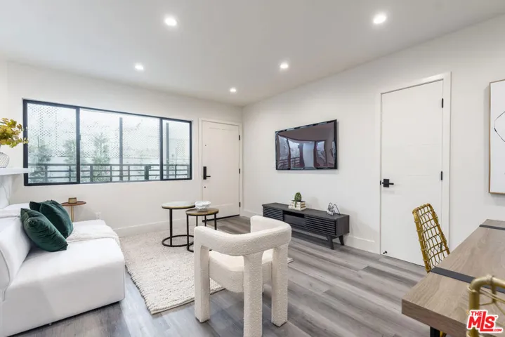1262 N Sweetzer Avenue 104, West Hollywood, California 90069