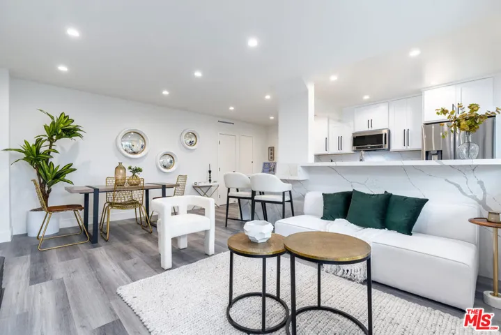 1262 N Sweetzer Avenue 104, West Hollywood, California 90069
