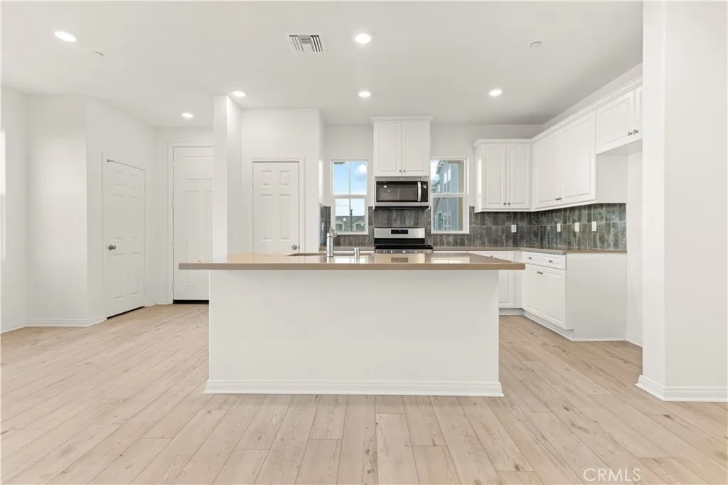 4214 S Laguna Avenue, Ontario, California 91761 home-pic-7