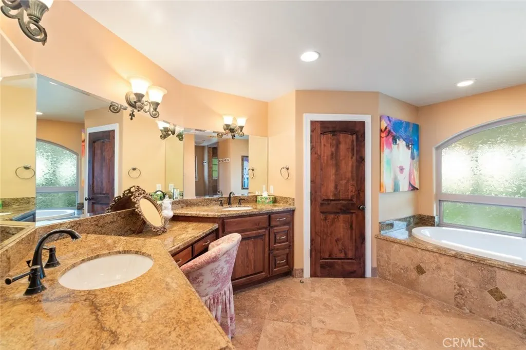 2328 Dos Lomas, Fallbrook, California 92028 home-pic-22