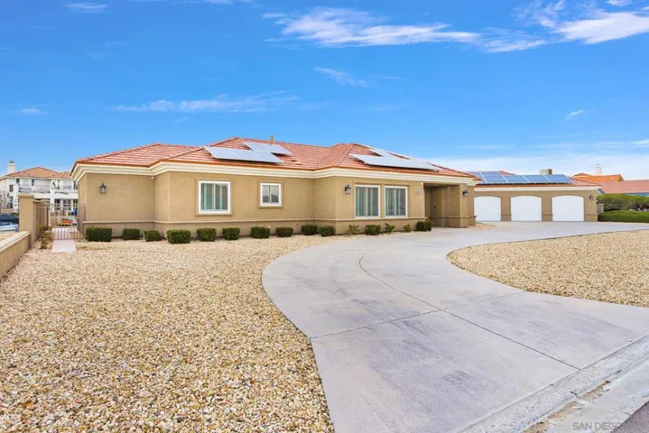 14492 Mast Lane, Helendale, California 92342