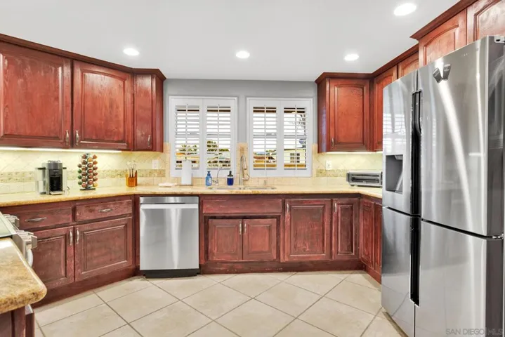 14492 Mast Lane, Helendale, California 92342