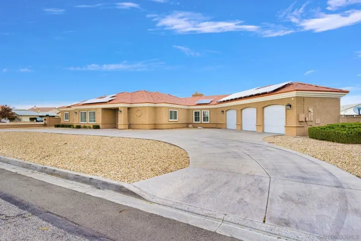 14492 Mast Lane, Helendale, California 92342