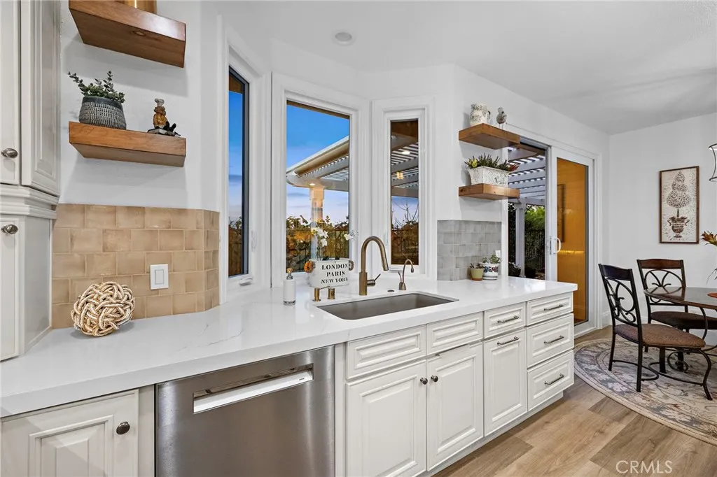 25702 Nellie Gail, Laguna Hills, California 92653 home-pic-17