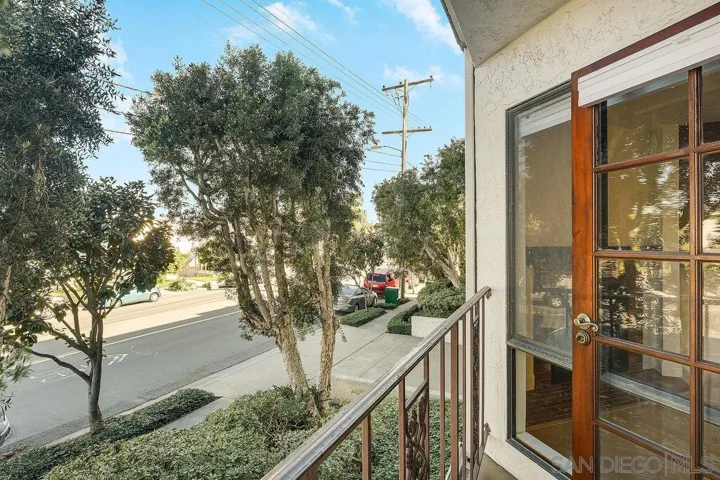 1263 Robinson Ave. #1, San Diego, California 92103