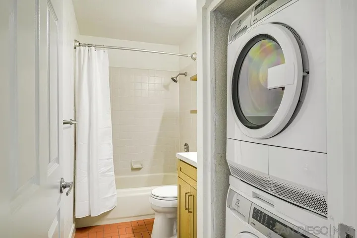 1263 Robinson Ave. #1, San Diego, California 92103
