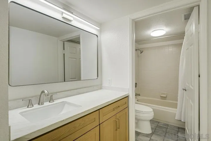1263 Robinson Ave. #1, San Diego, California 92103