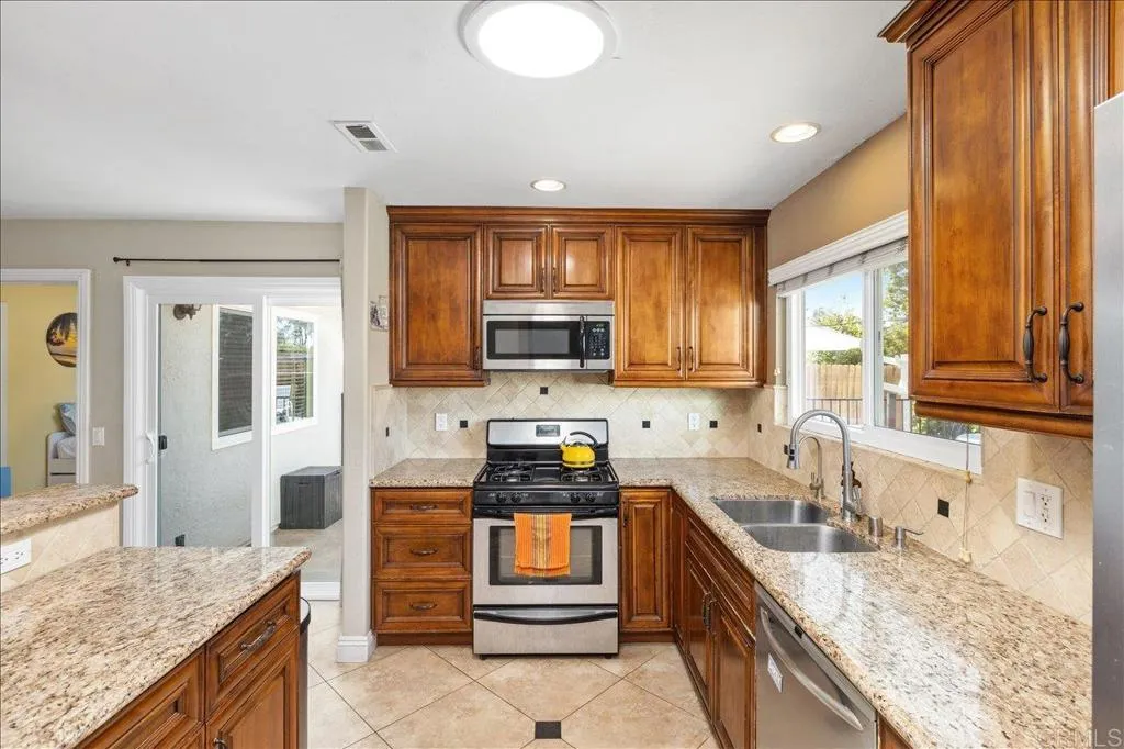 827 Bayberry Ct., San Marcos, California 92069 home-pic-14
