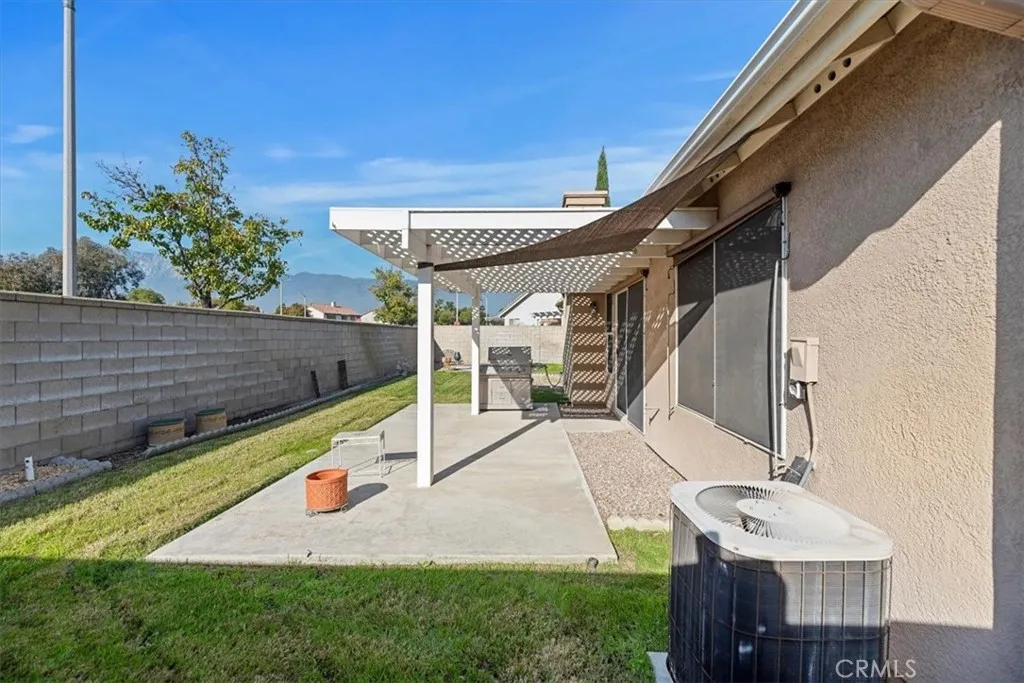 6934 Fremontia, Fontana, California 92336 home-pic-23