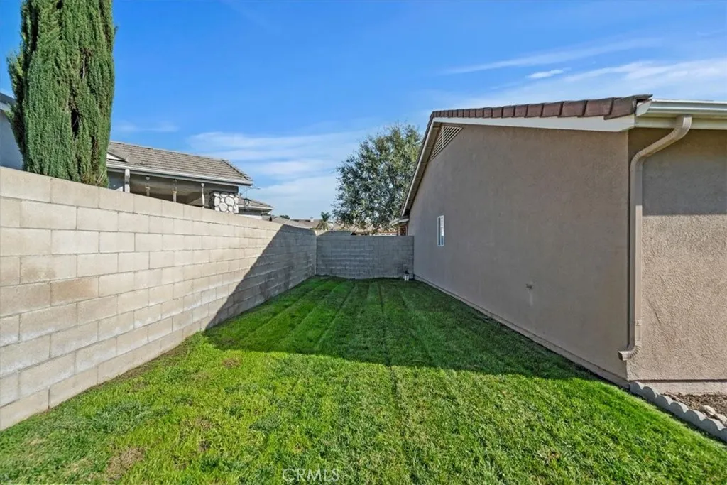 6934 Fremontia, Fontana, California 92336 home-pic-26