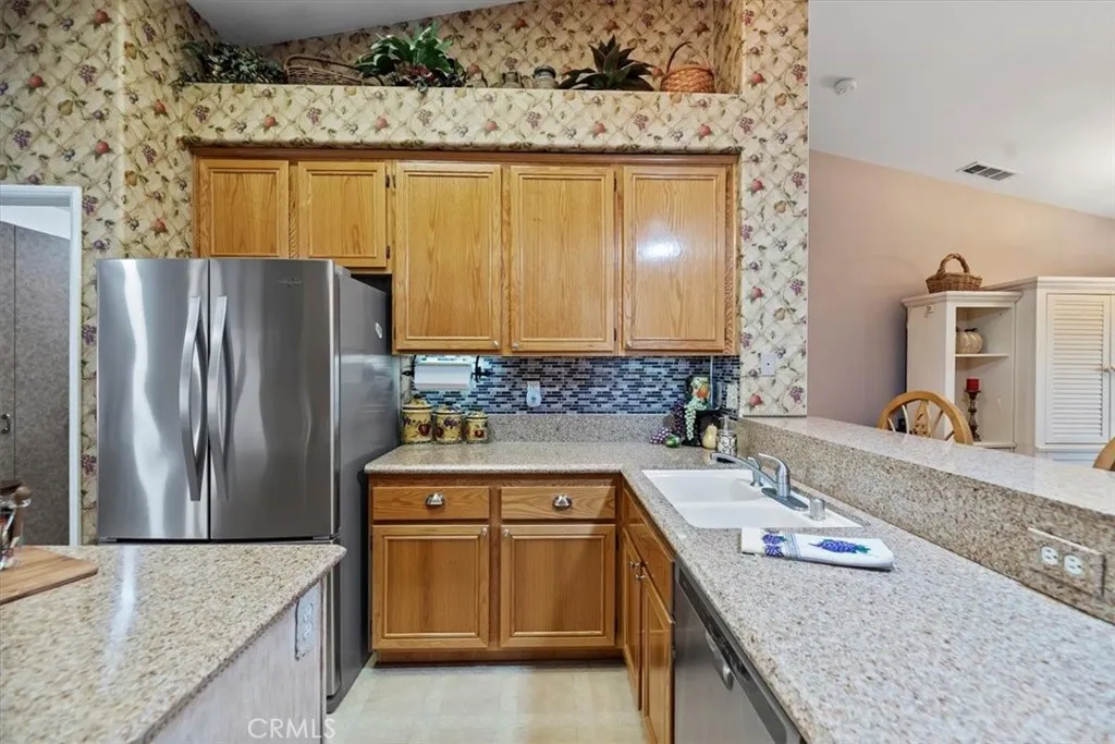 6934 Fremontia, Fontana, California 92336 home-pic-9
