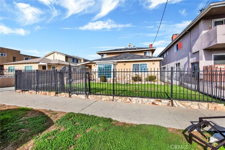 4351 W 142nd, Hawthorne, California 90250