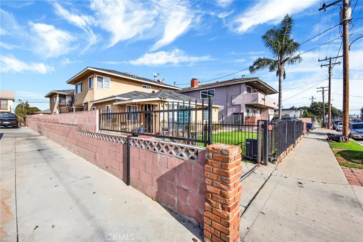 4351 W 142nd, Hawthorne, California 90250