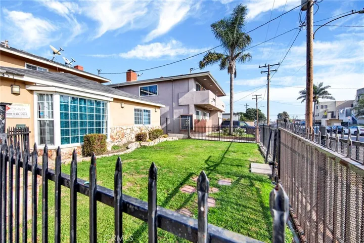 4351 W 142nd, Hawthorne, California 90250