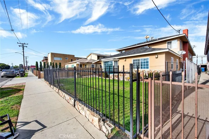 4351 W 142nd, Hawthorne, California 90250