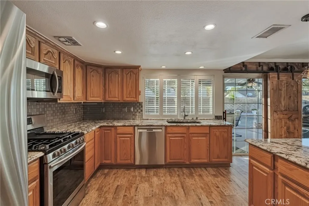 29015 Gladiolus, Canyon Country, California 91387 home-pic-19