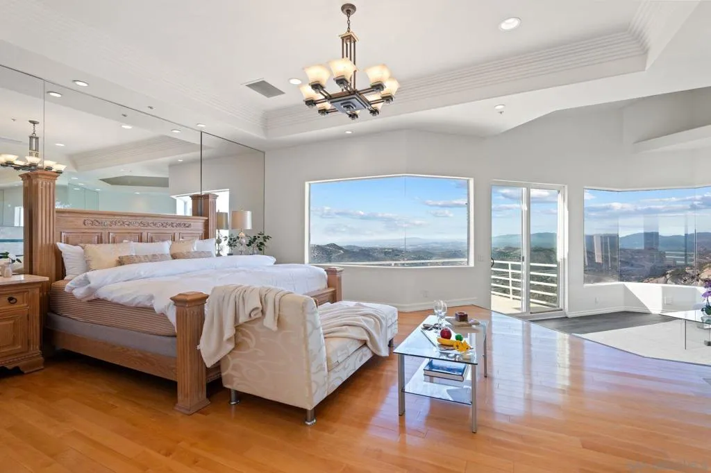 9629 Misty Meadow Lane, Escondido, California 92026 home-pic-12