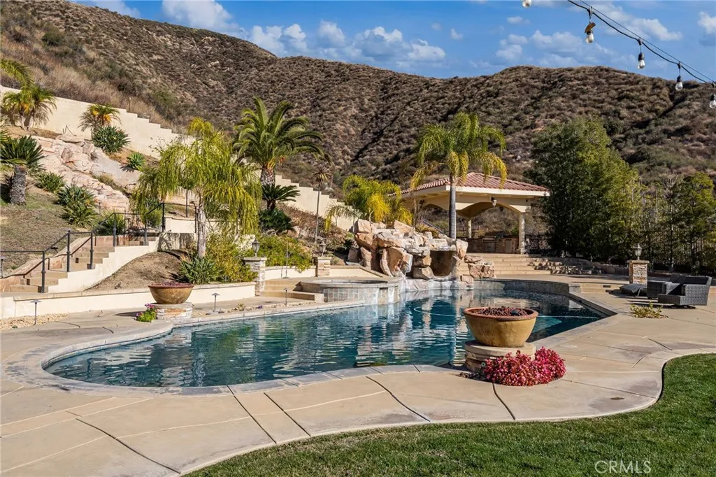 475 W 26th Street, Upland, California 91784 home-pic-74