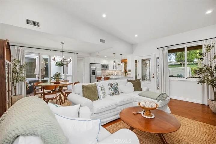 Large vaulted ceiling for an open concept living room and dining room