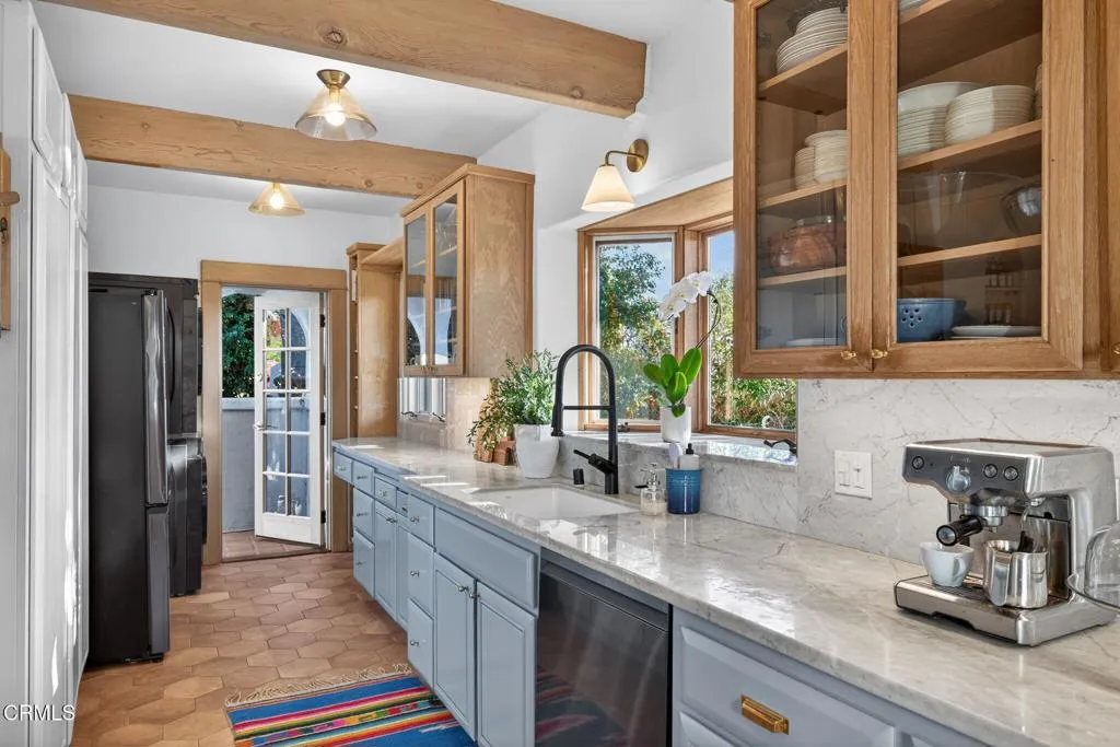 1684 Poli Street, Ventura, California 93001 home-pic-14