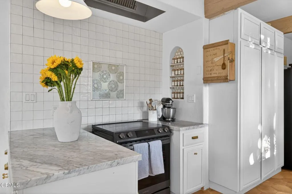 1684 Poli Street, Ventura, California 93001 home-pic-13