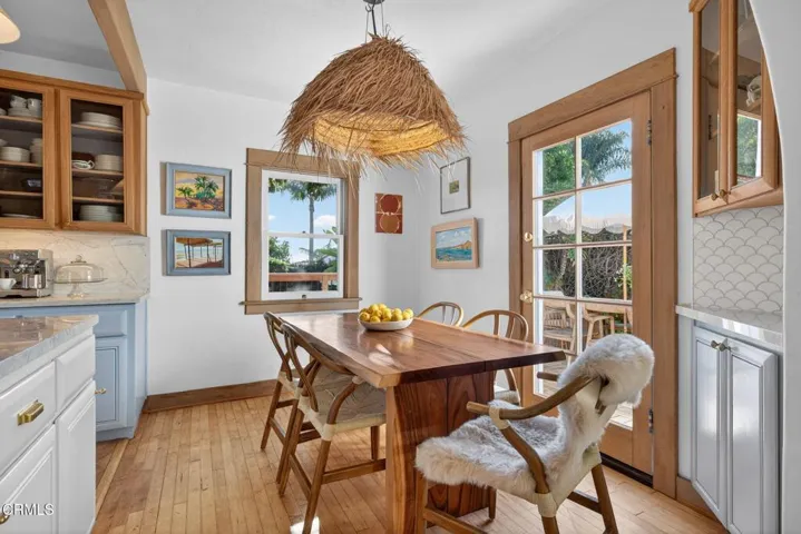 26-web-or-mls-UpmarketMedia-1684Poli-047